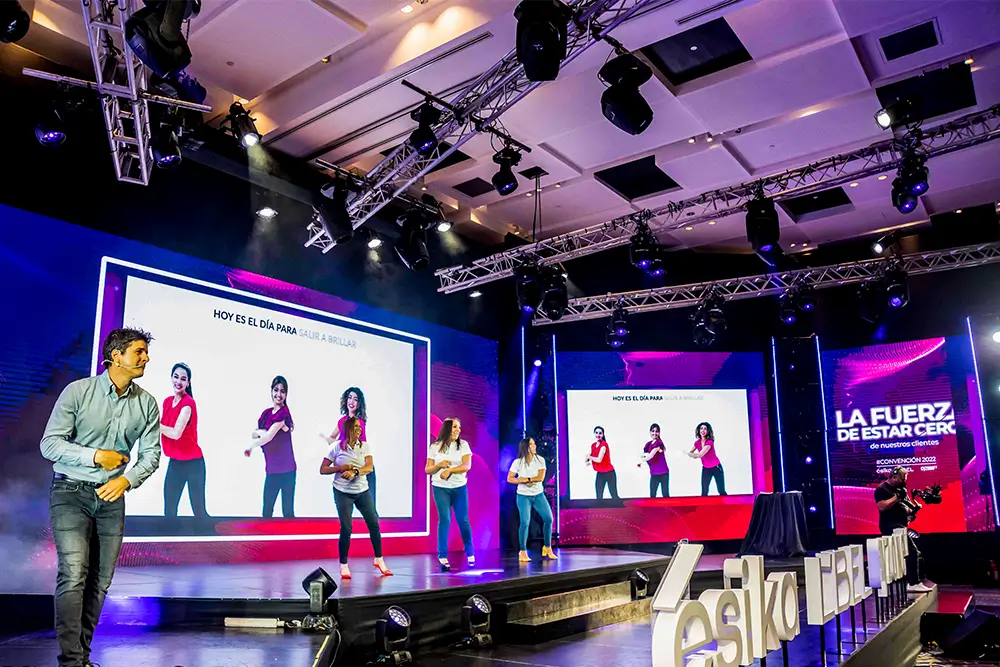 Empresa-de-Organizacion-de-Eventos-Hibridos-y-Virtuales-corporativos-fiestas.webp