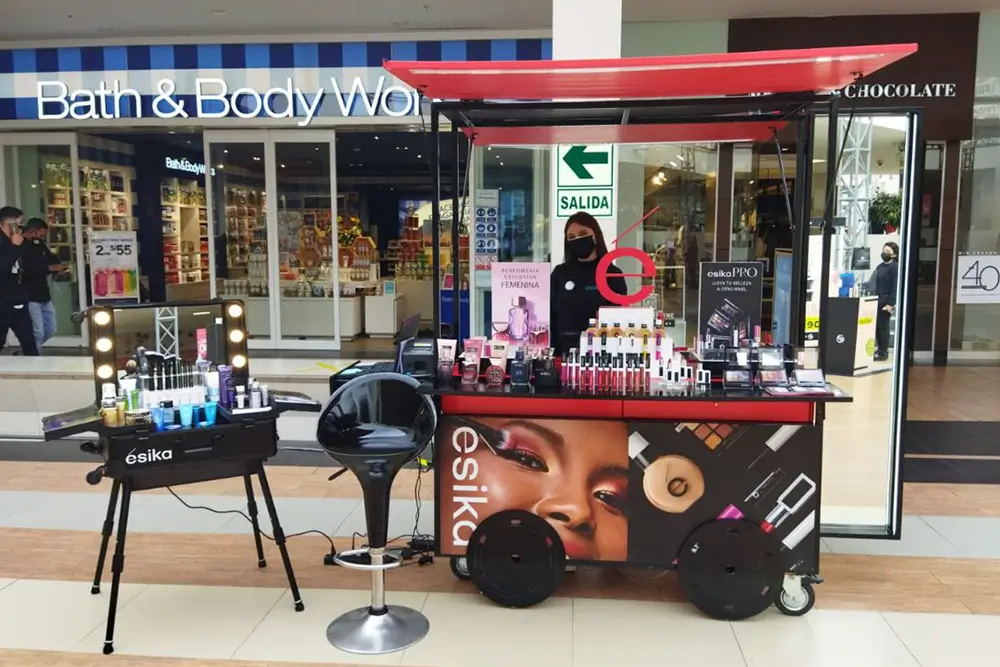 activacion-btl-reconocimiento-de-marca-degustacion-de-productos-prueba-de-productos-centro-comercial.webp